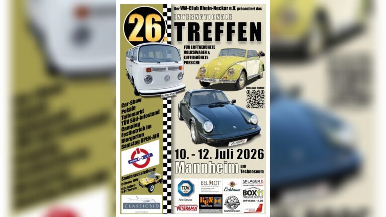 Plakat für das 26. internationale Treffen luftgekühlter Volkswagen und Porsche mit Bildern eines VW-Busses, eines VW-Käfers und eines Porsche, Datum 10.–12. Juli 2026, Mannheim.